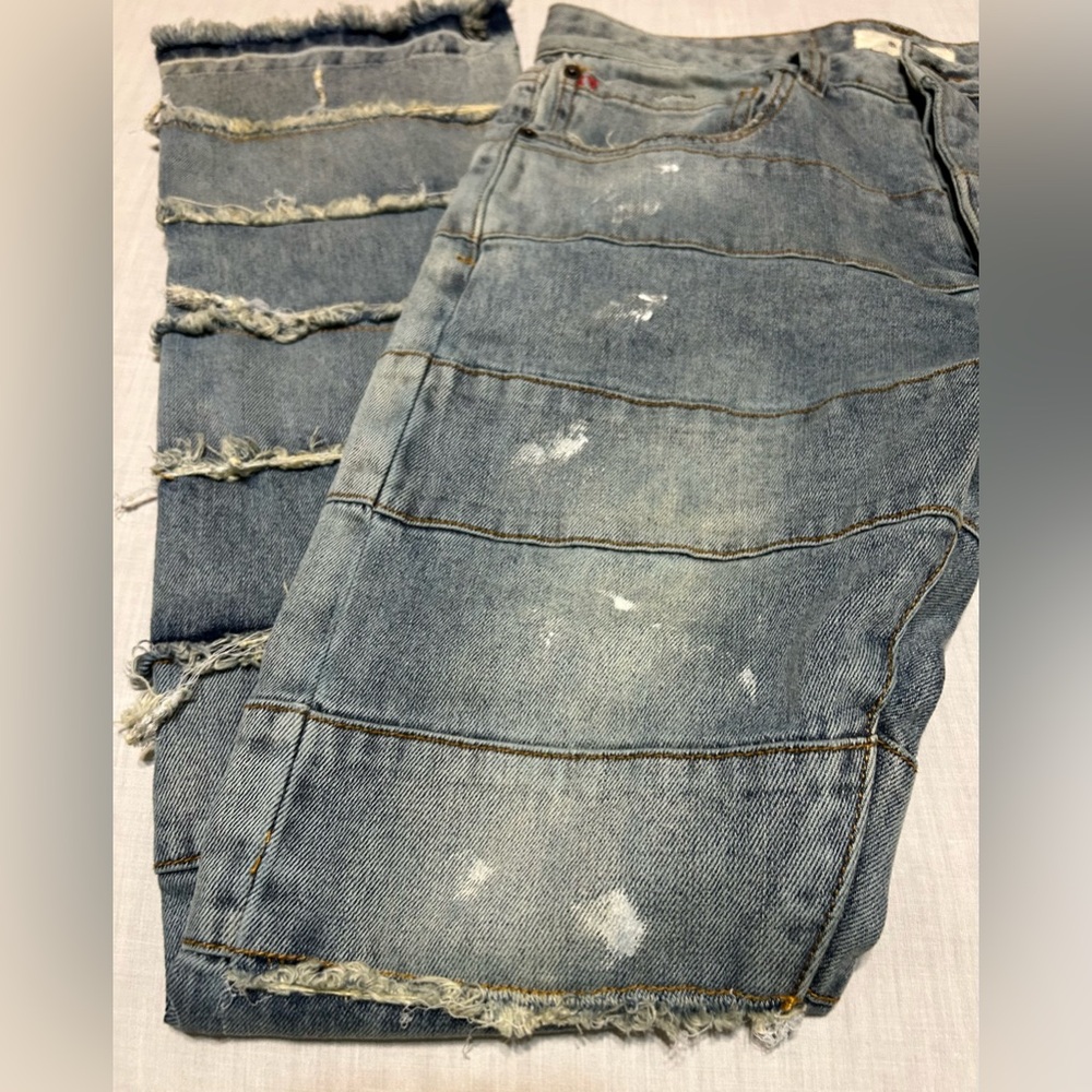 BLDG4 Fade Distressed Blue Jeans - Picture 7 of 14